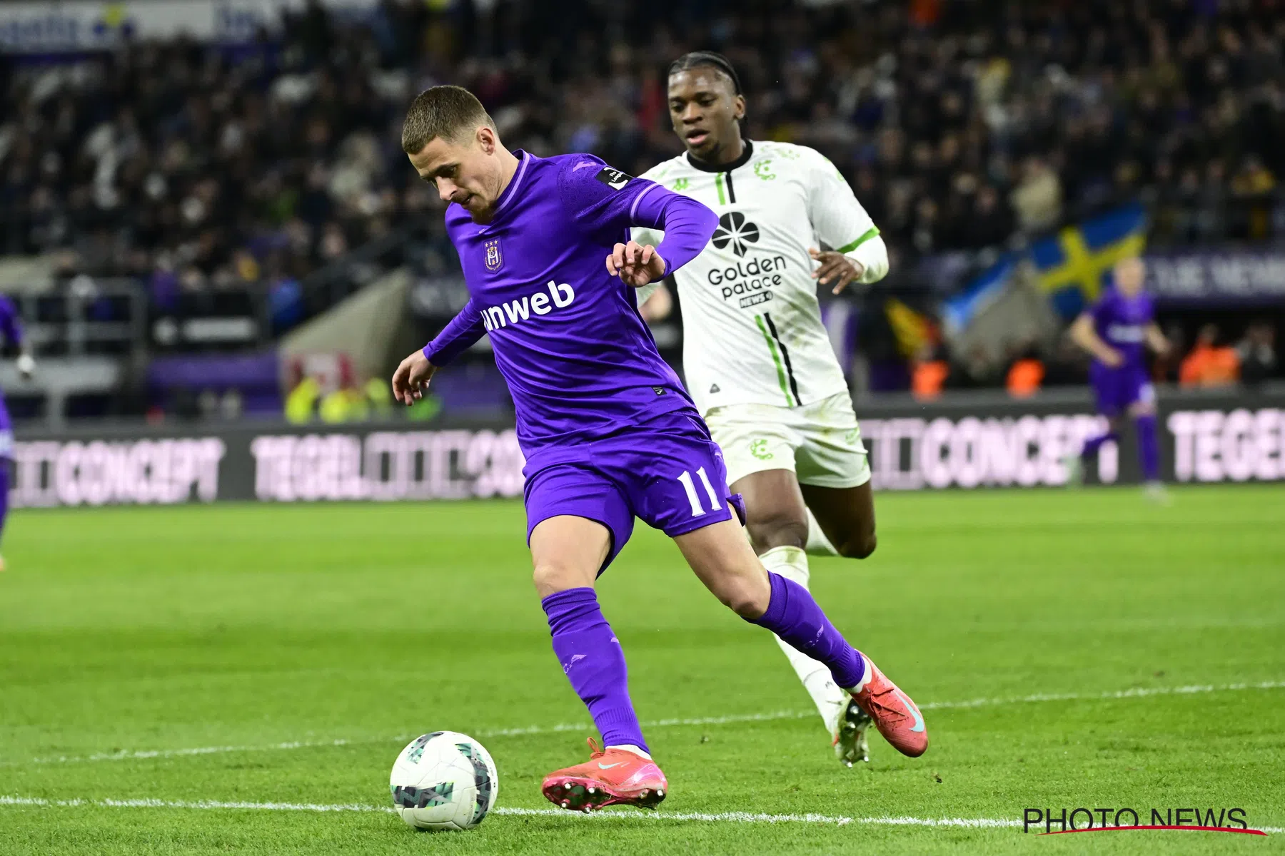 Thorgan Hazard van RSC Anderlecht over Hans Vanaken van Club Brugge