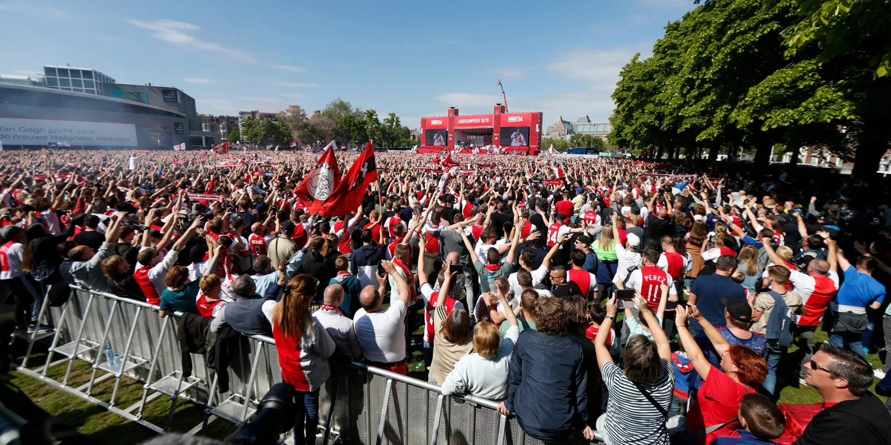 Kampioensfeest Ajax mogelijk in de knel met concert in Amsterdam