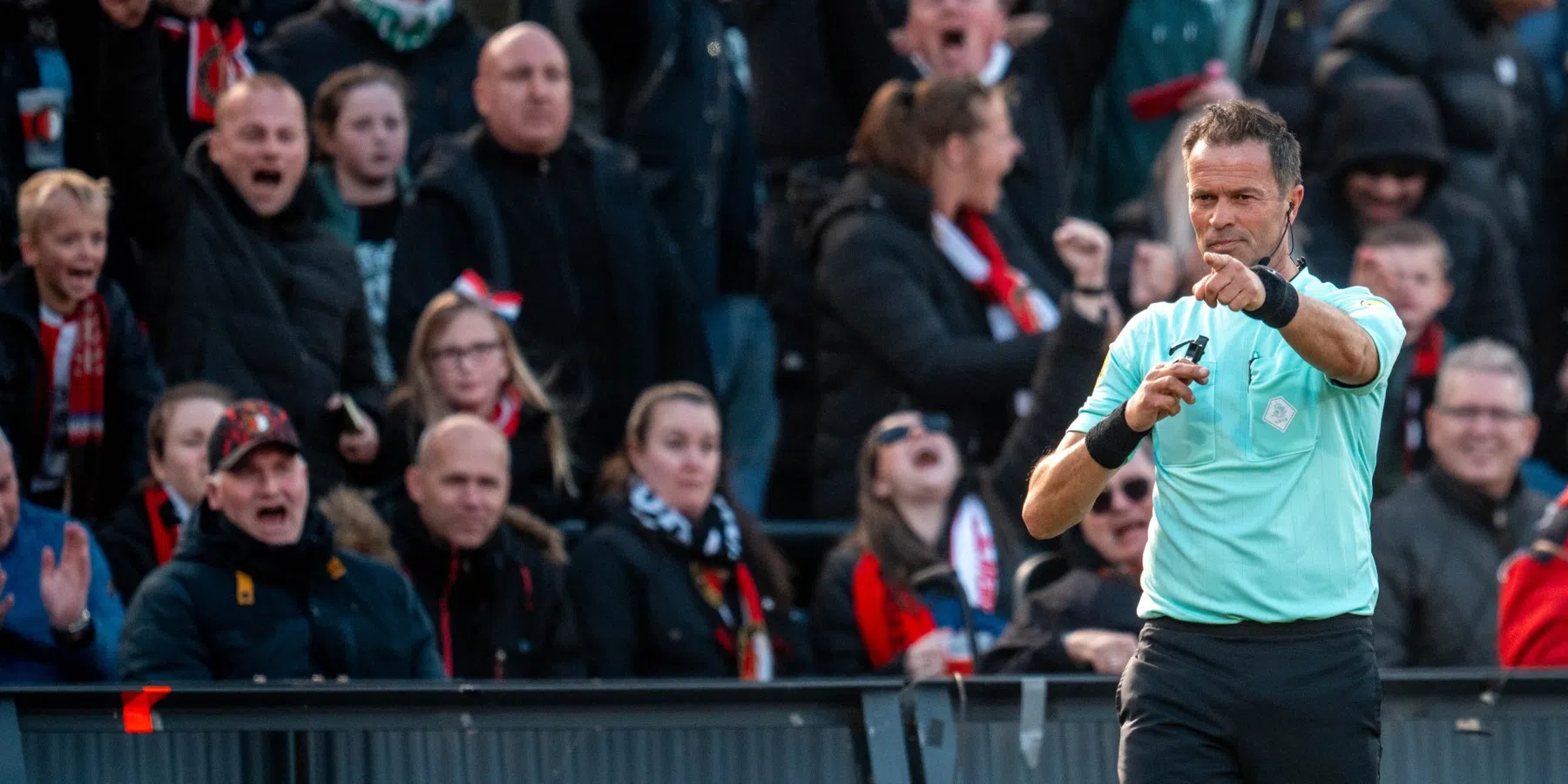 Nijhuis in Vandaag Inside aangepakt door VAR-check bij Feyenoord