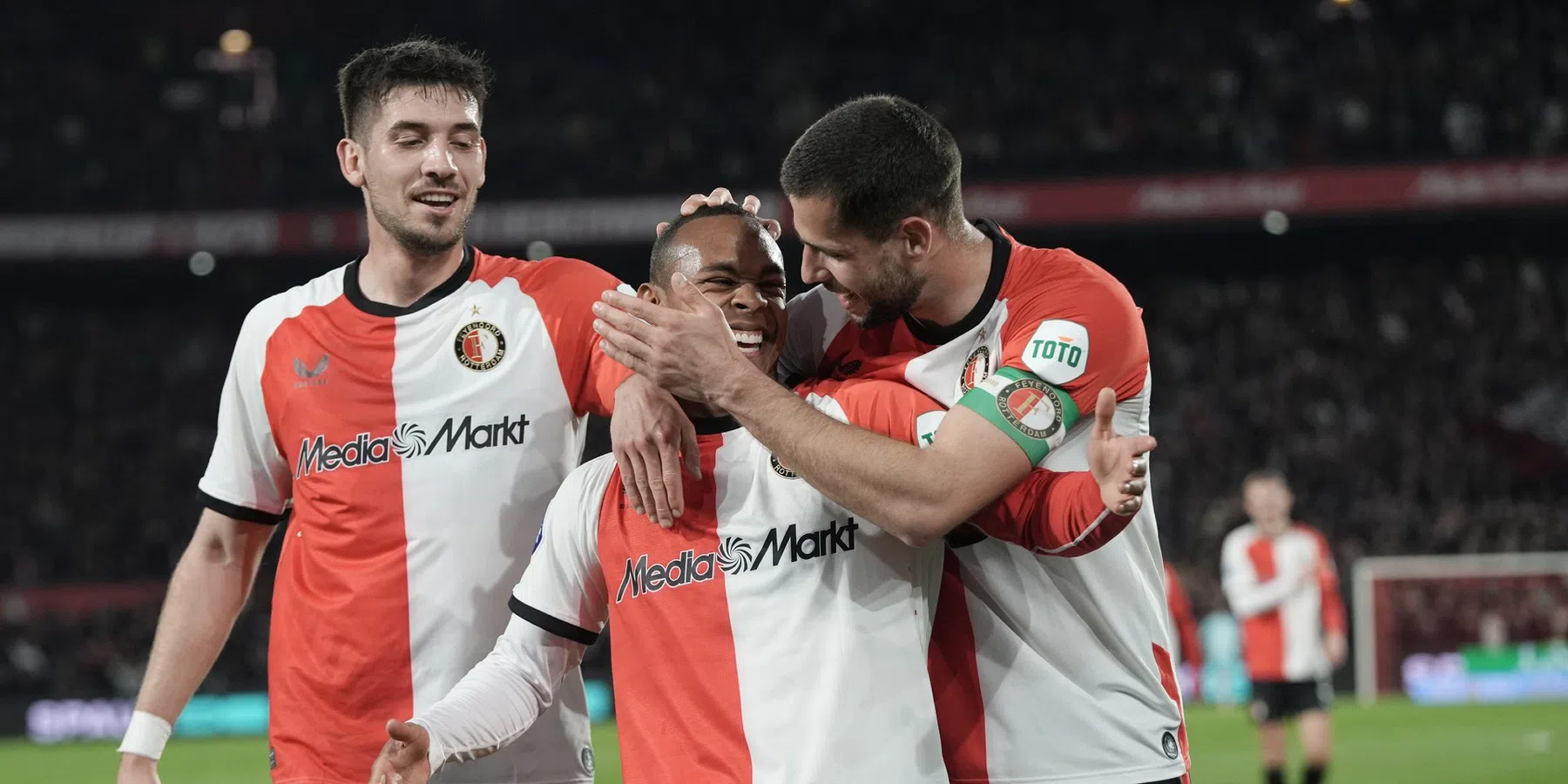 Feyenoord wint mede dankzij uitblinker Paixão en klimt naar plek drie