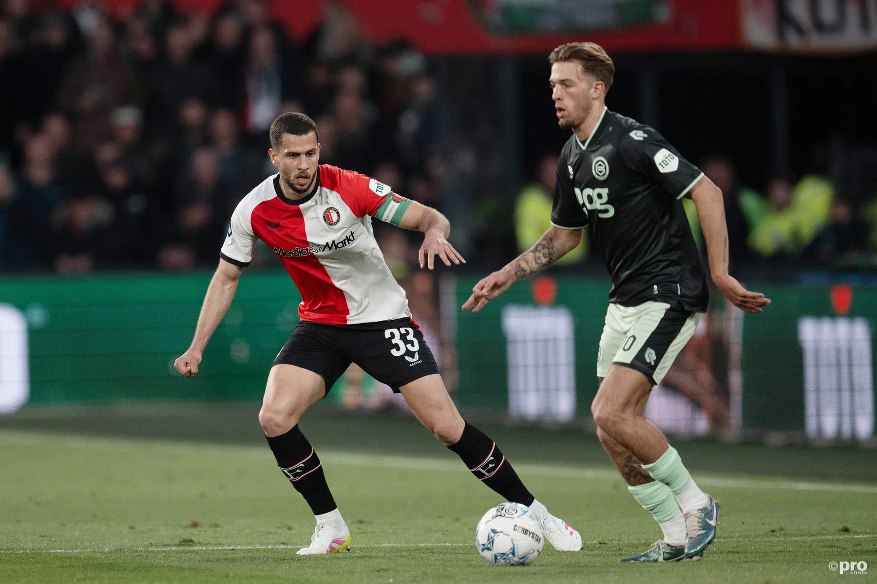 Vink geniet van Valente en tipt Feyenoord