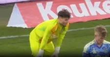 Thumbnail for article: Pijnlijk moment: Jong Ajax-keeper Setford gruwelijk in de fout tegen FC Dordrecht
