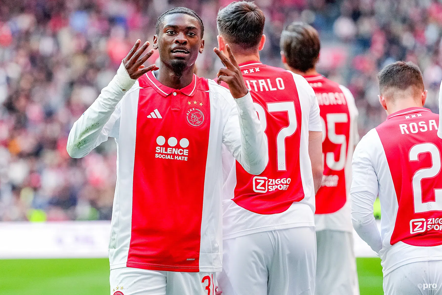 Ajax komt vroege tegenslag te boven tegen NAC