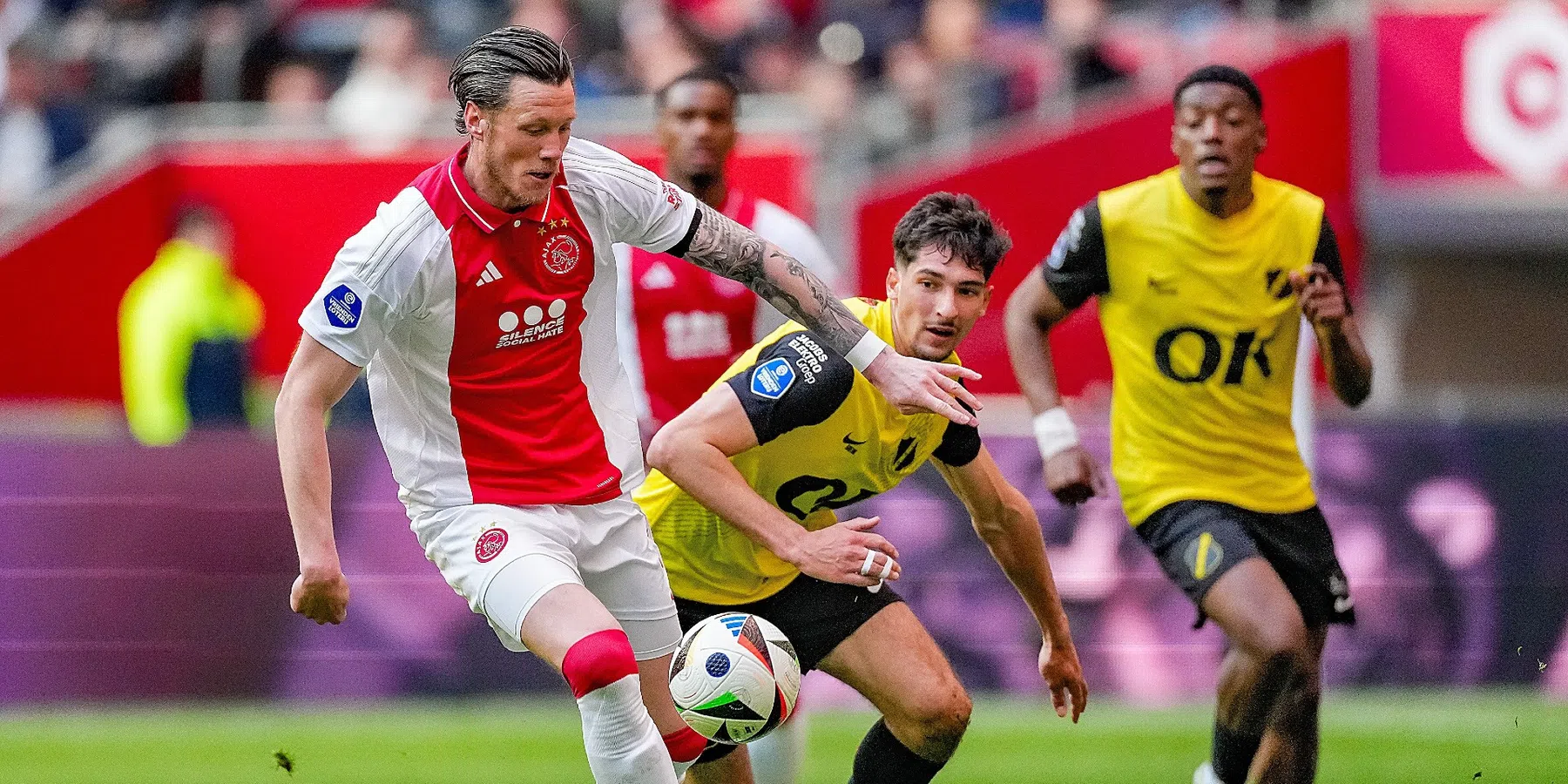 Weghorst blikt terug op revalidatieperiode bij Ajax