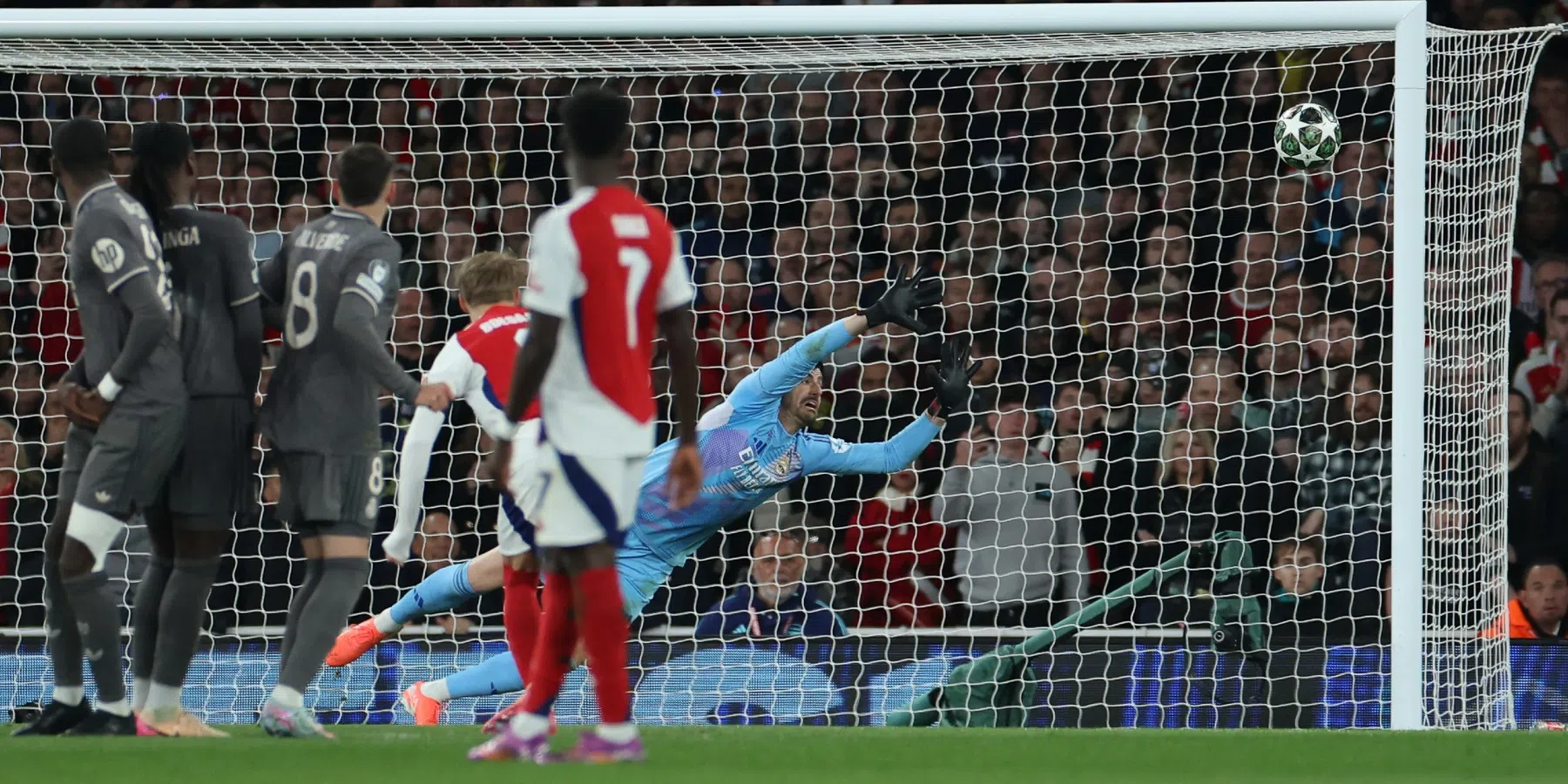 Courtois over vrije trappen Rice