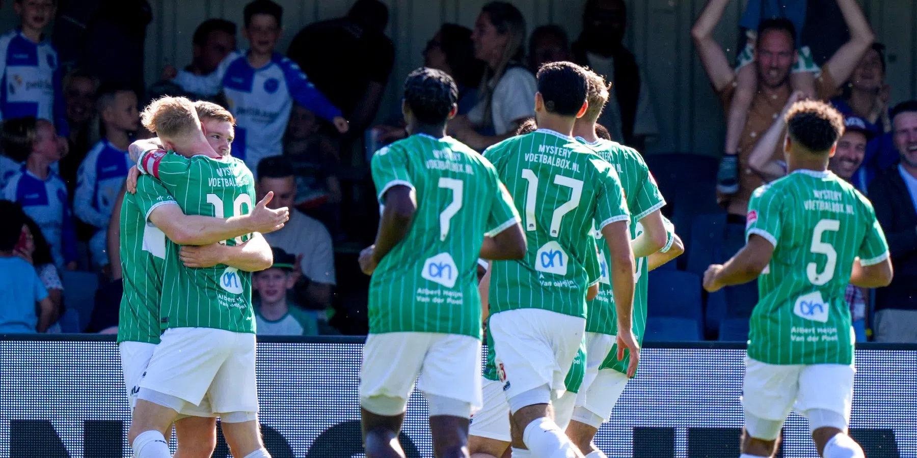 FC Dordrecht blijft in race om directe promotie na droomstart tegen FC Den Bosch