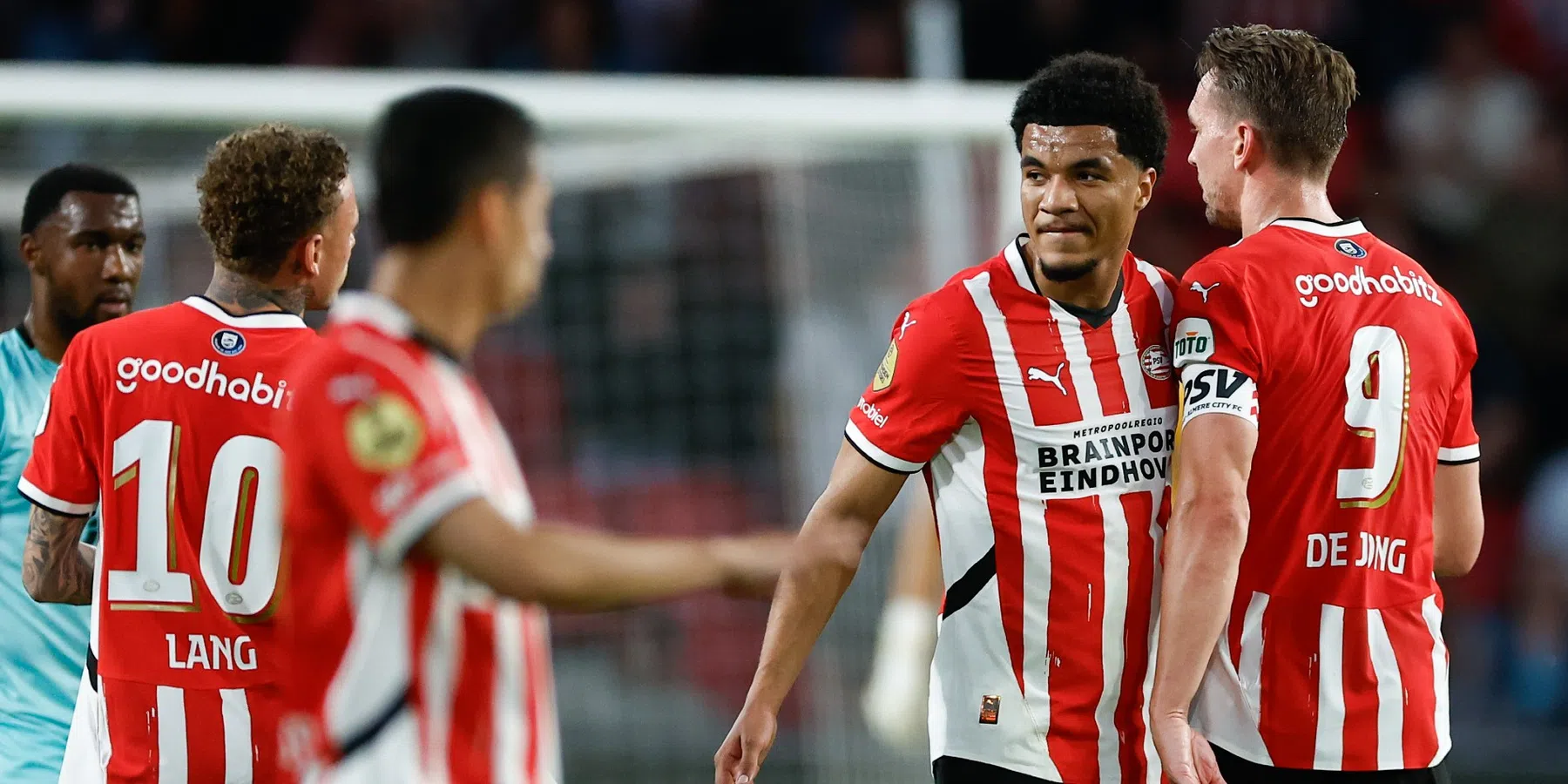 Verslag PSV - Almere City, scorende Noa Lang en Johan Bakayoko