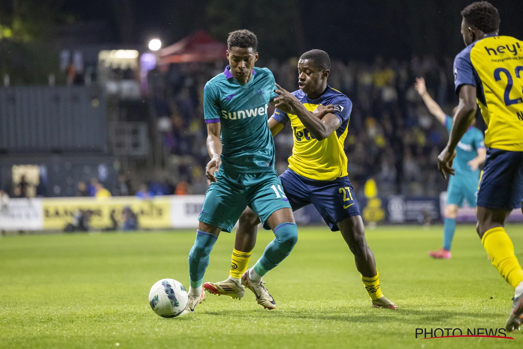 Deel van Anderlecht-fans halen uit naar Sadiki en Ait El Hajd: 'Mongool en rat'