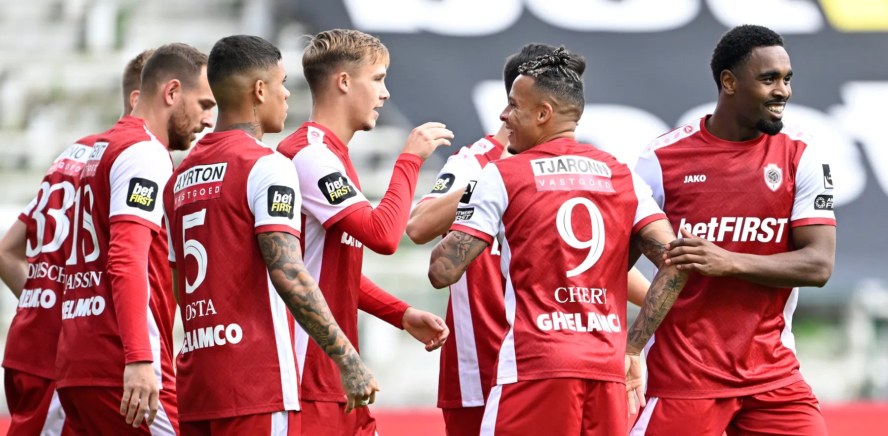 'Antwerp troeft Europese topclubs af voor beloftevolle jeugdspits Mbambi'