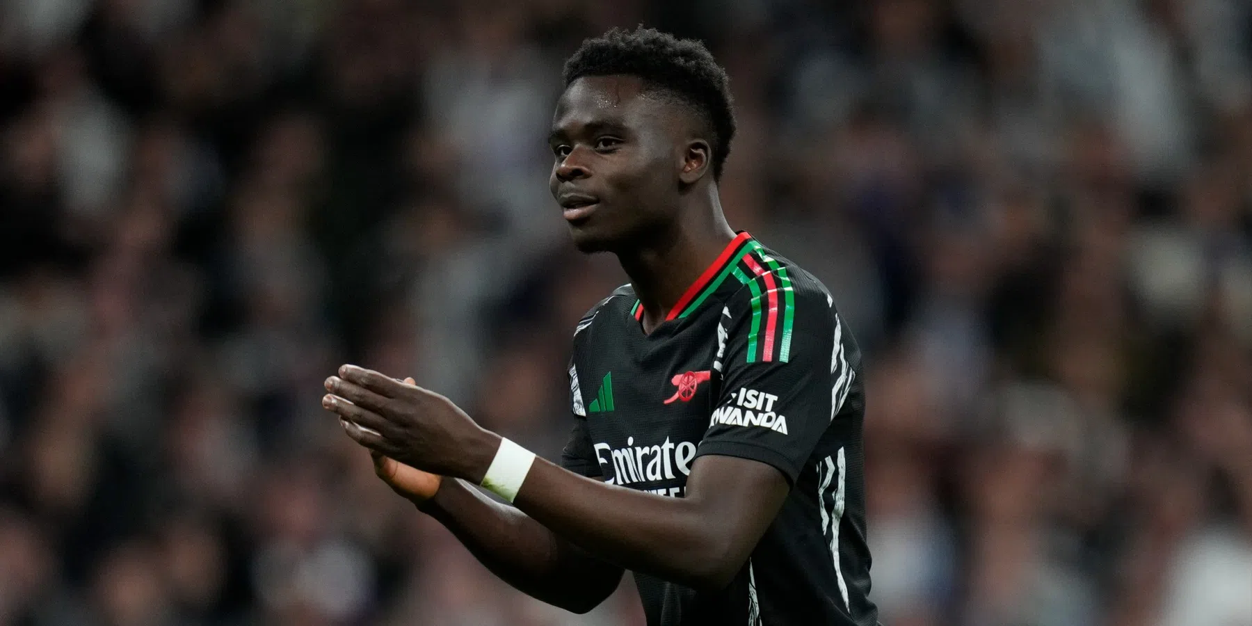 Saka krijgt het aan de stok met Carvajal in de rust van Real Madrid - Arsenal