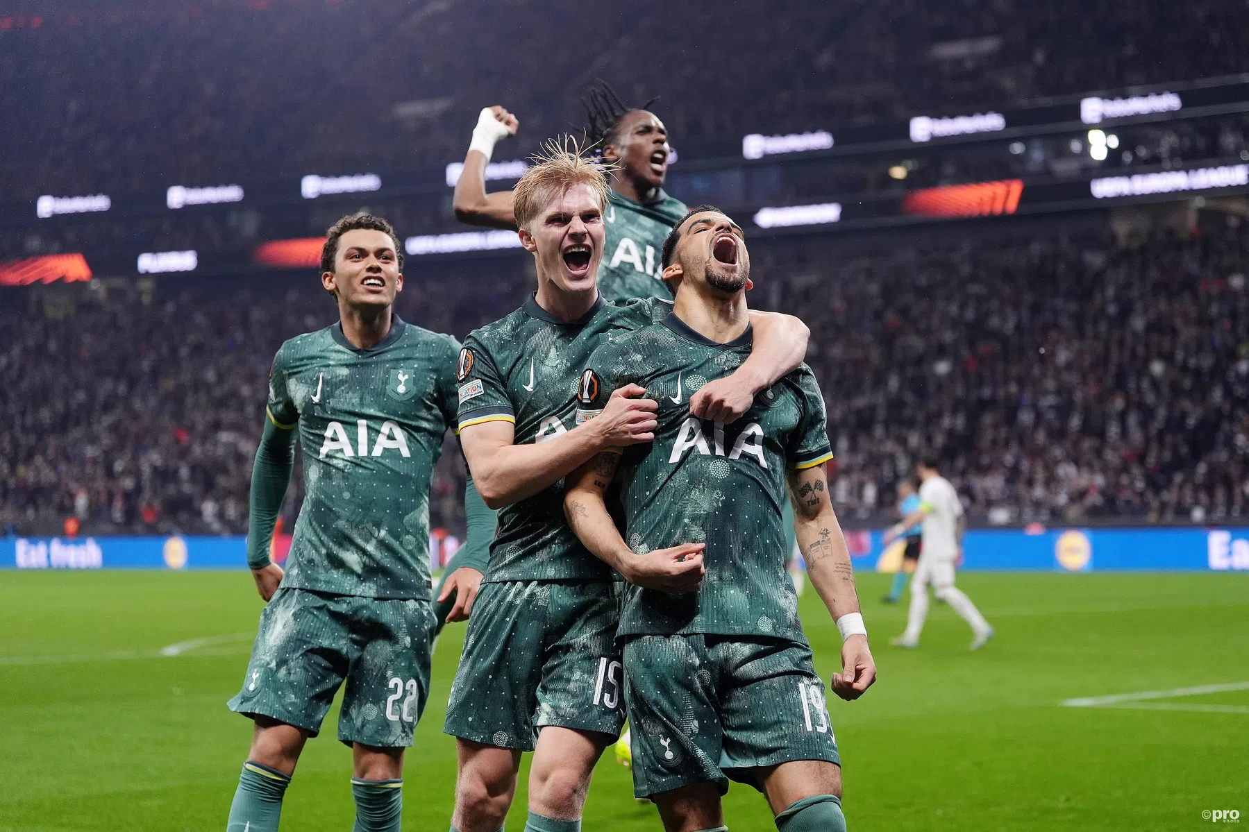 Tottenham Hotspor knokt zich langs Eintracht Frankfurt