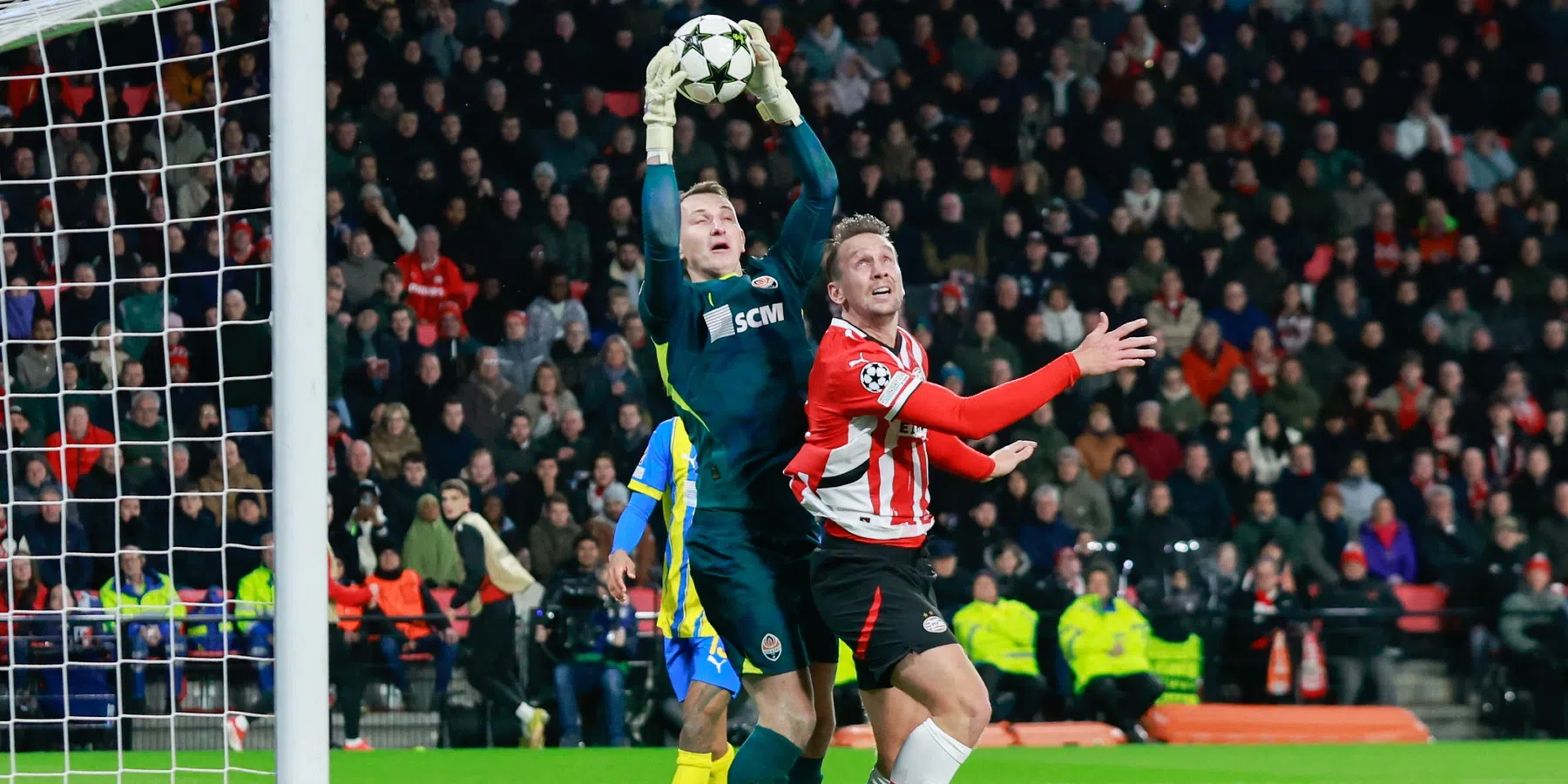 PSV en Feyenoord zouden met elkaar strijden om Dmytro Riznyk.