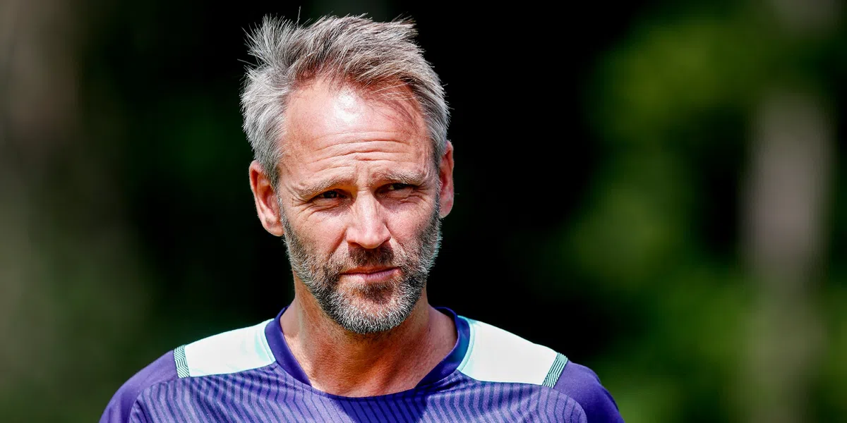 Ooijer heeft dringend advies voor PSV-directie: 'Ik zou hem er altijd bijhouden'