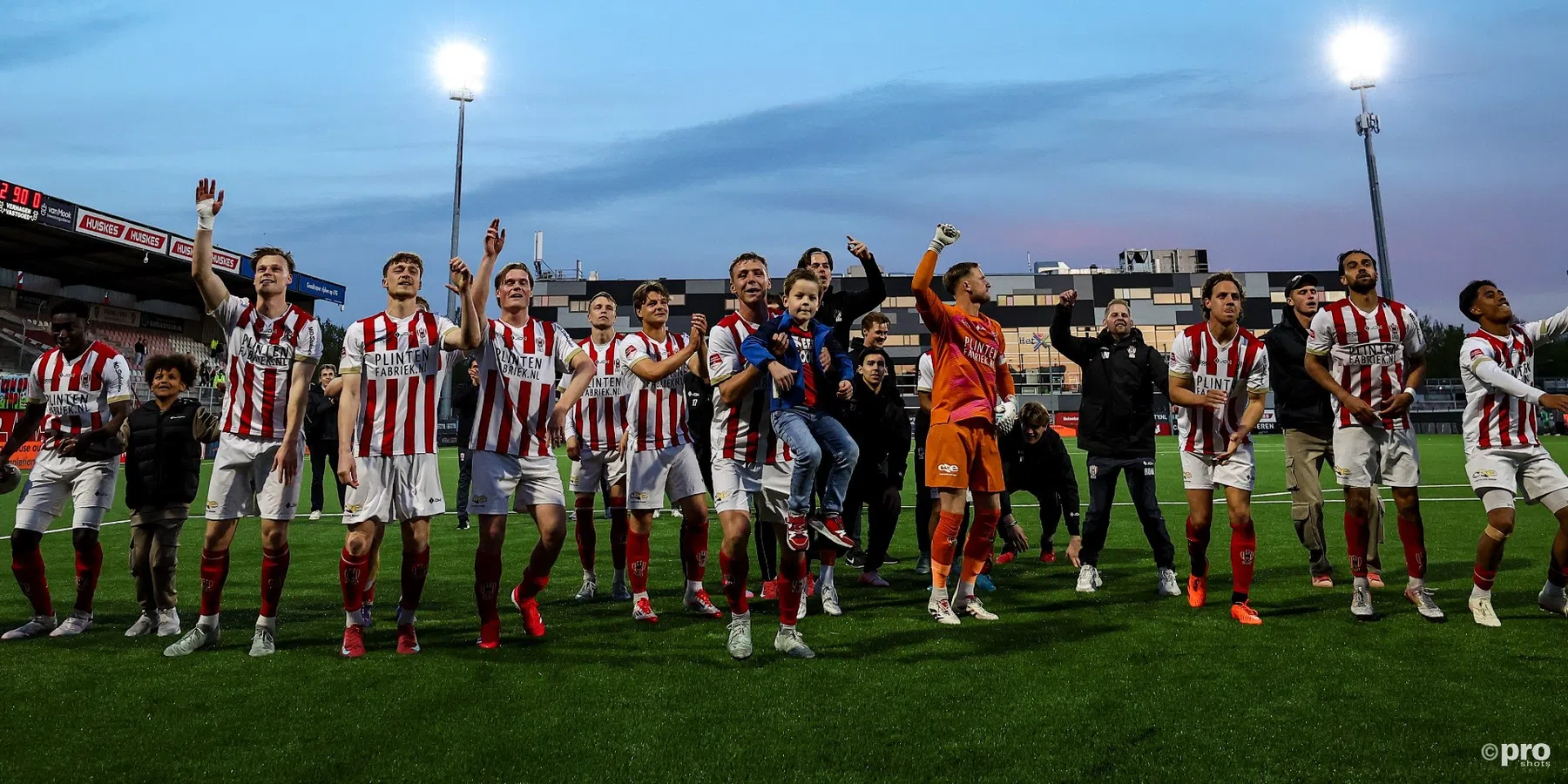 FC Dordrecht verspeelt kostbare punten tegen Top Oss in strijd om promotie