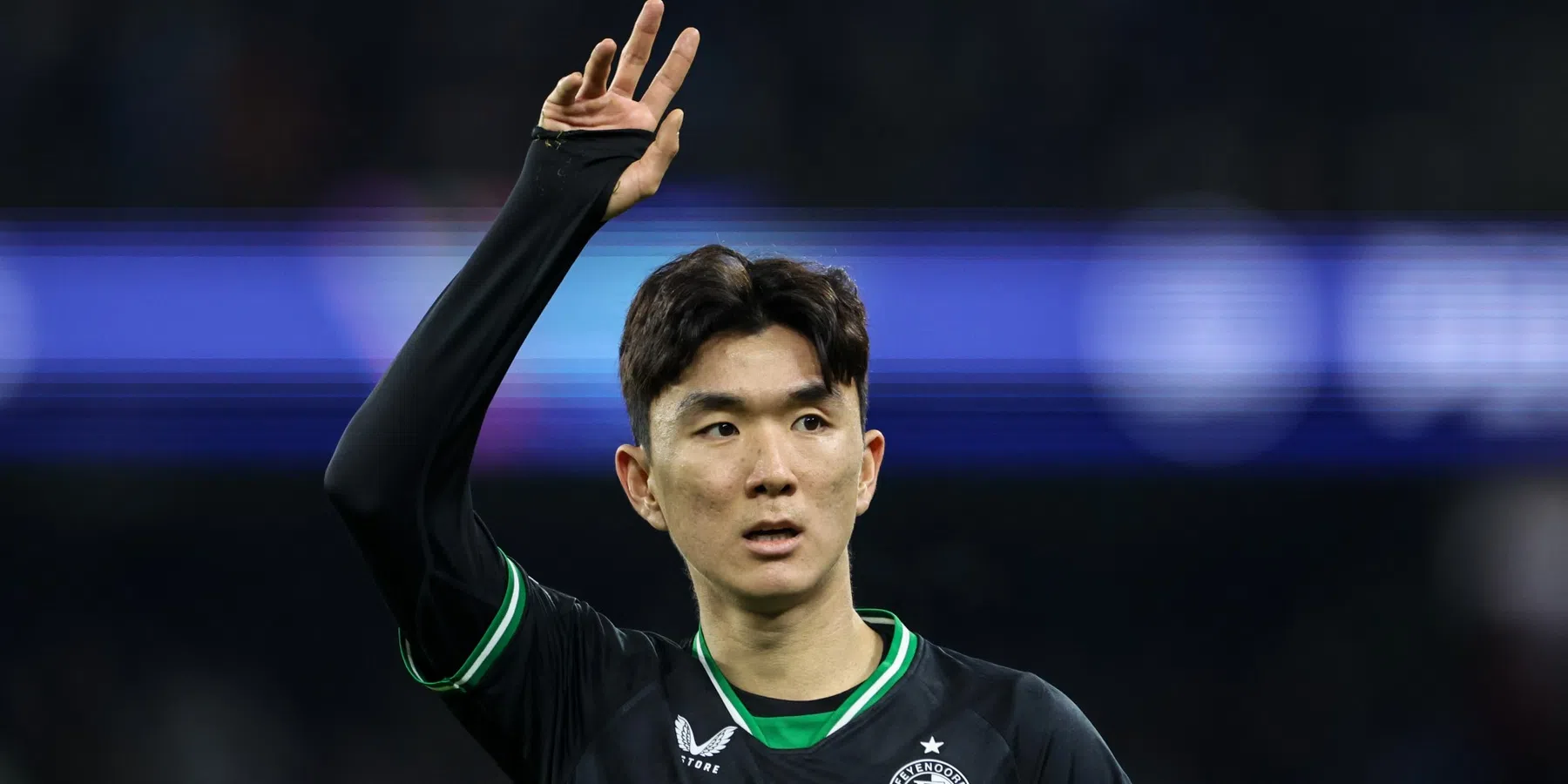Nederige Hwang zegt sorry tegen Feyenoord-fans
