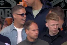 Wie hebben we daar: Schouten en zingende Veerman gespot bij Volendam