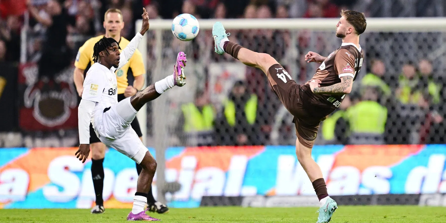 Leverkusen morst punten en ziet Bayern uit zicht raken in Bundesliga