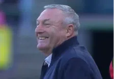 FC Utrecht-fans komen met schitterend eerbetoon voor 'Koning Ronnie'