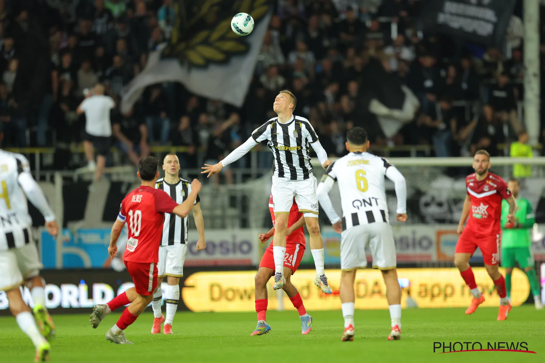 Charleroi wint in eigen huis van Dender