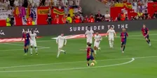 Thumbnail for article: De beelden: geweldige uithaal van Pedri zet Barcelona op voorsprong
