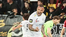 Thumbnail for article: Nainggolan haalt uit en eist VAR: “Ref steelt de show, maar bakt er geen ei van” 