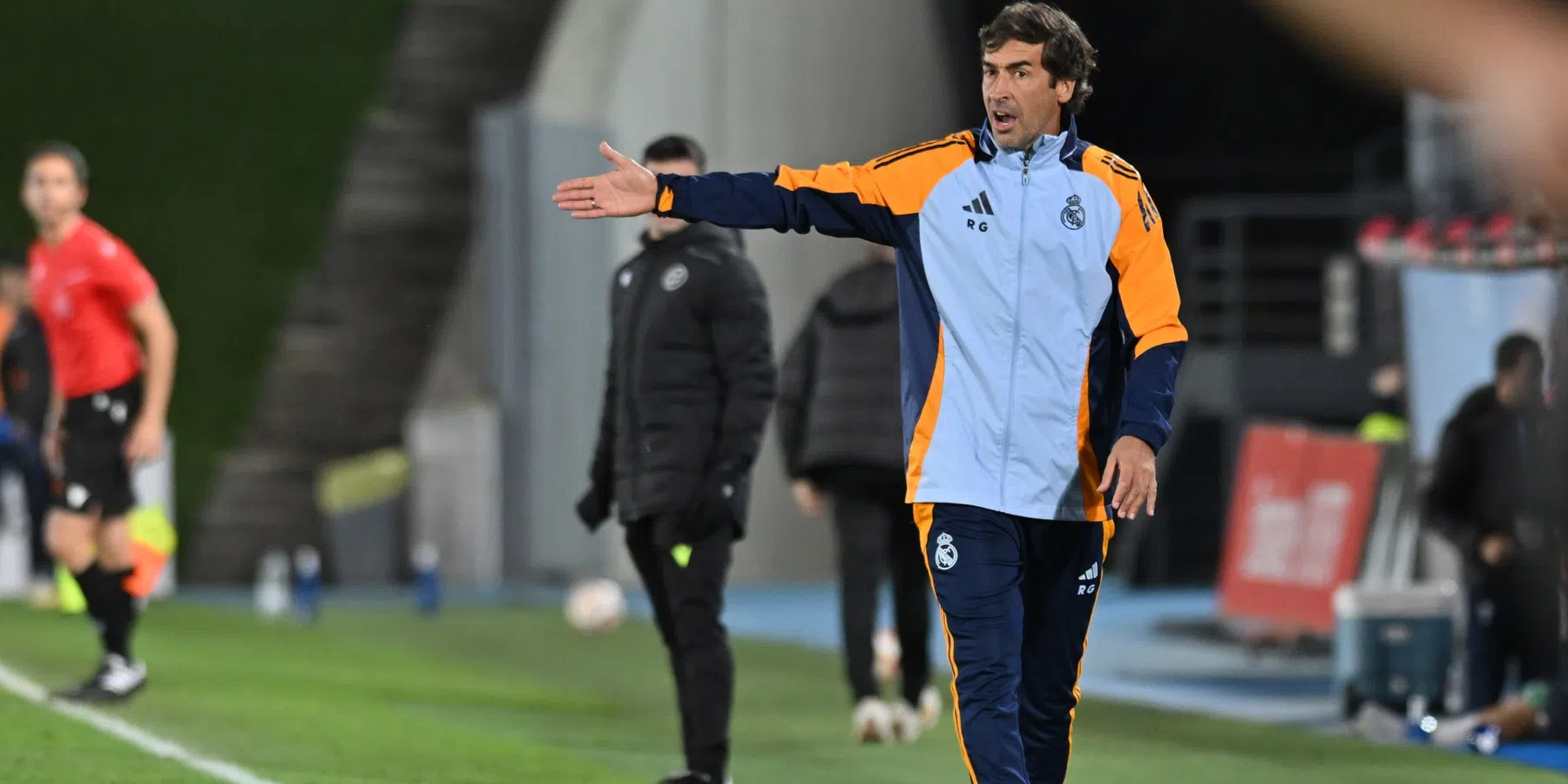 Raul wijst trainerspositie bij Real Madrid niet af