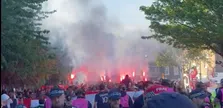 PSG-fans maken indruk in Londen: massale mars richting stadion voor clash met Arsenal