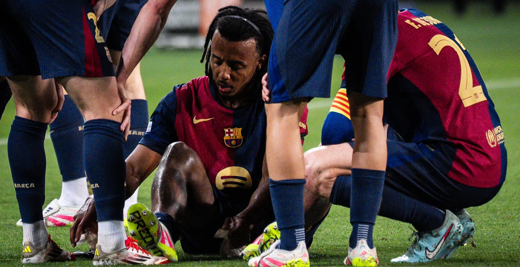 FC Barcelona-verdediger Jules Koundé voorlopig geblesseerd