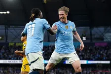 Thumbnail for article: Rode Duivels brengen City op voorsprong: De Bruyne scoort na aangeven Doku