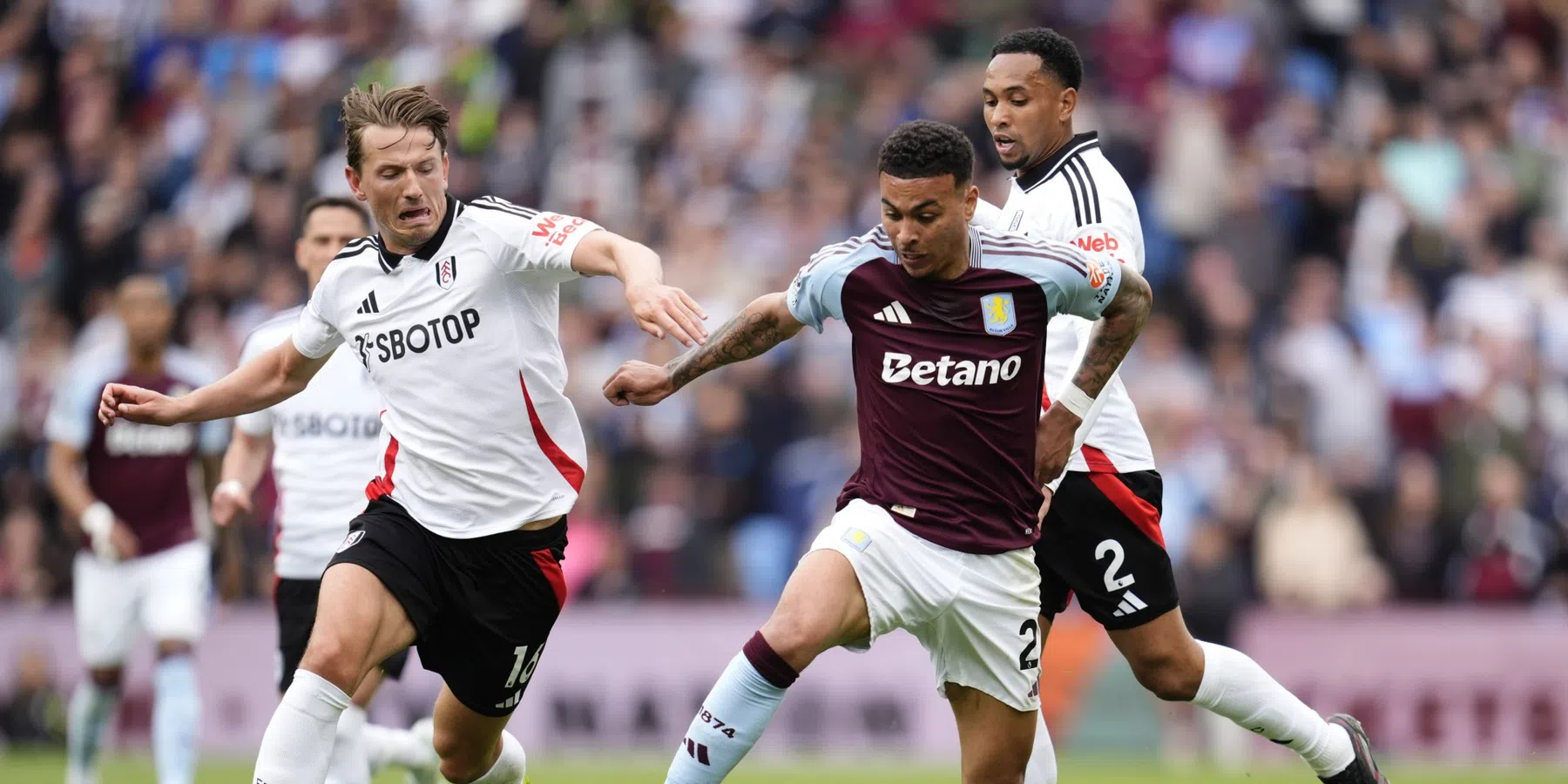 Aston Villa mag blijven dromen van Champions League na benauwde zege op Fulham