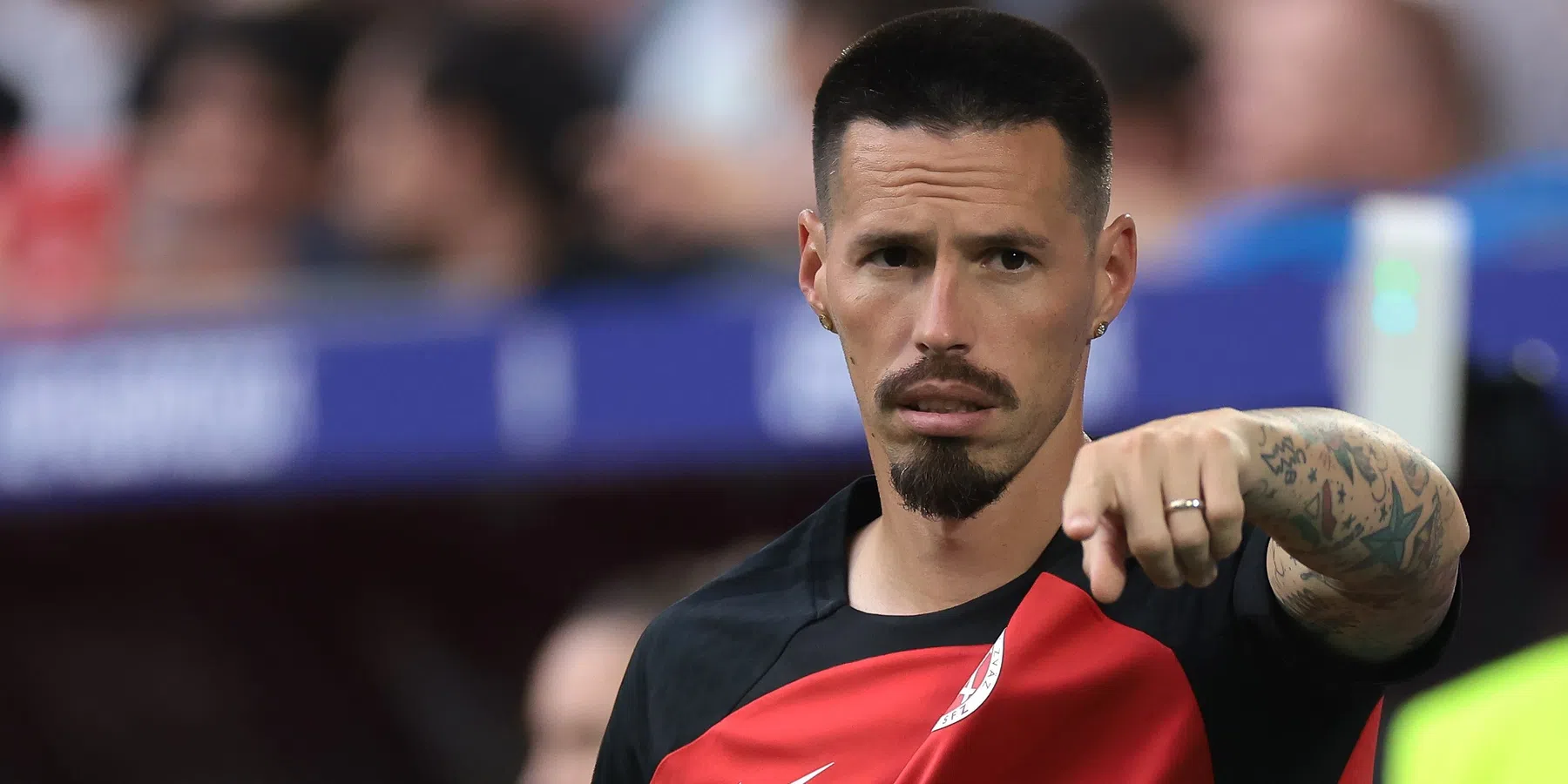 Verrassing: twee voormalig topspelers duiken plotseling op bij Ajax