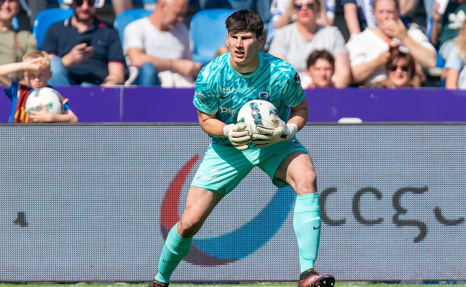 KRC Genk wil Mike Penders nog een extra seizoen van Chelsea huren