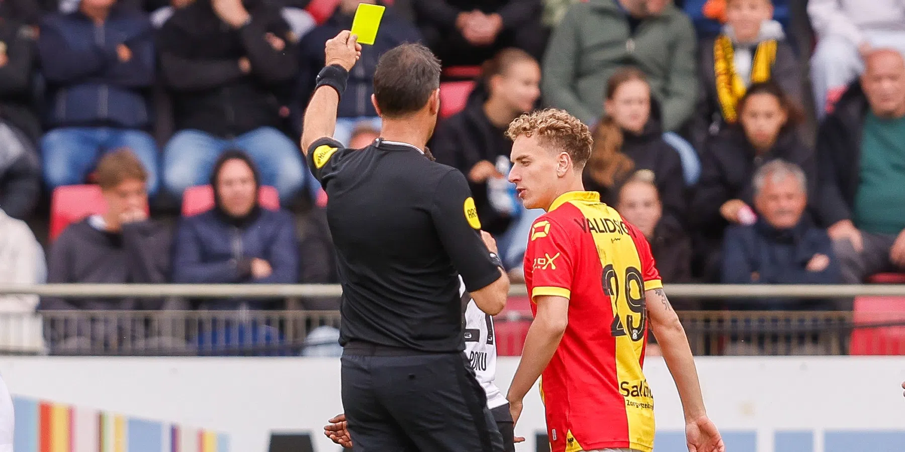 Derksen windt zich wederom op over rode kaart van Nijhuis voor Goes