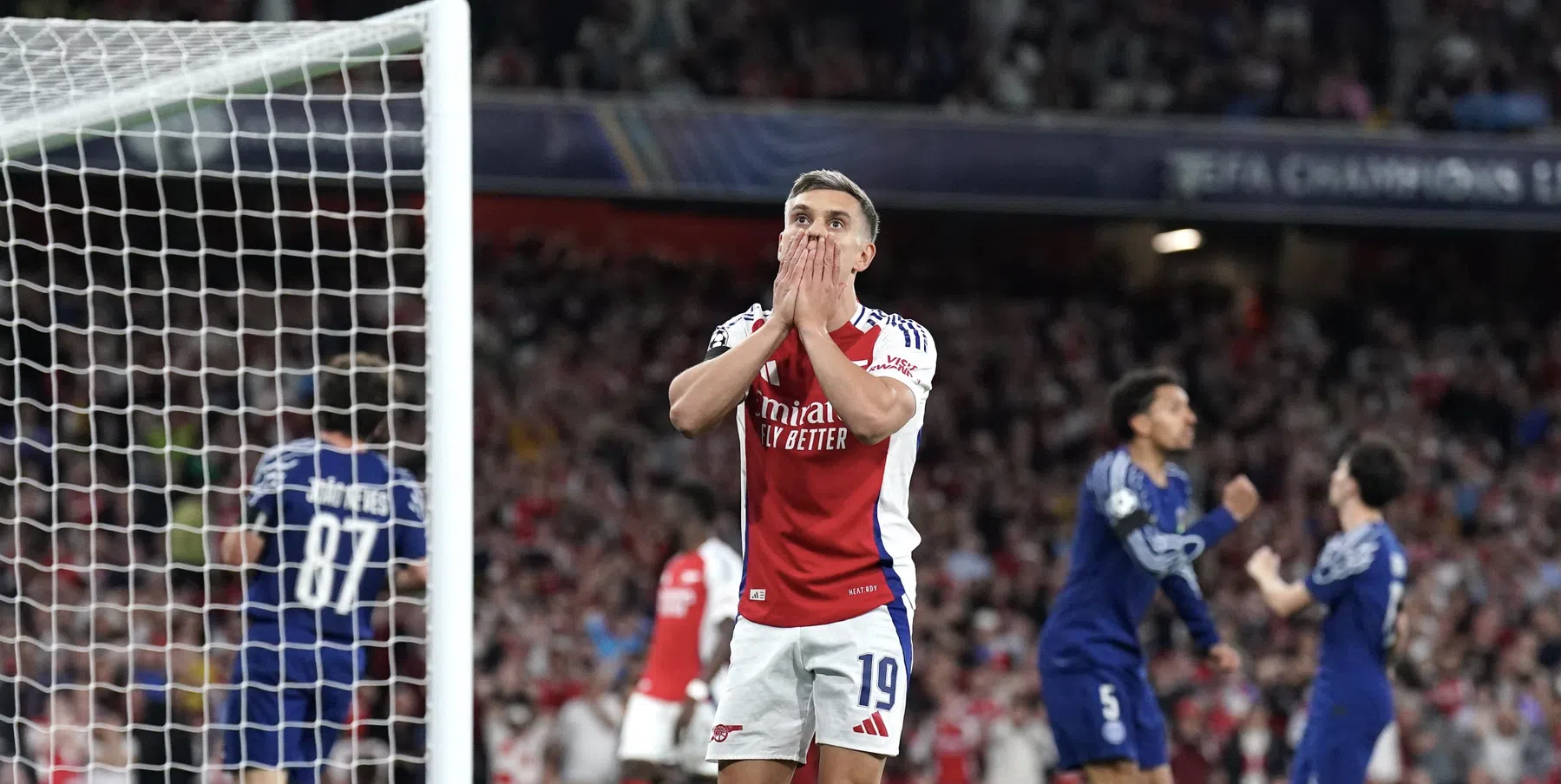 Leandro Trossard dicht bij nieuwe deal? 'Arsenal wil zijn toekomst veiligstellen'