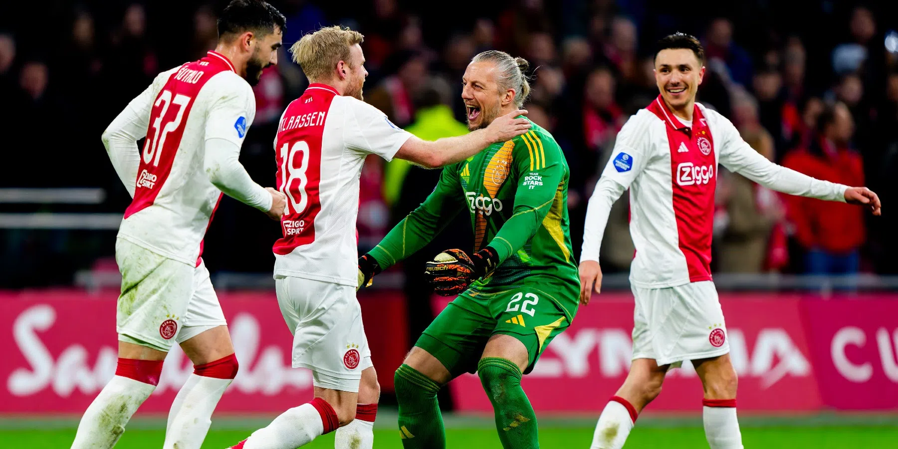 Pasveer spoort Ajax aan om met Klaassen en hem om tafel te gaan
