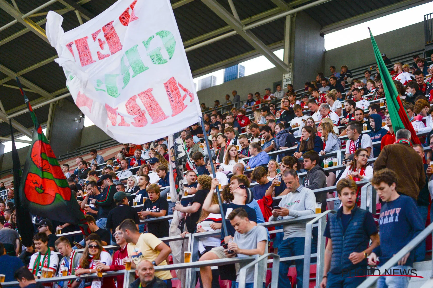 Stadion Zulte Waregem beklad met graffiti: politie onderzoekt vandalisme