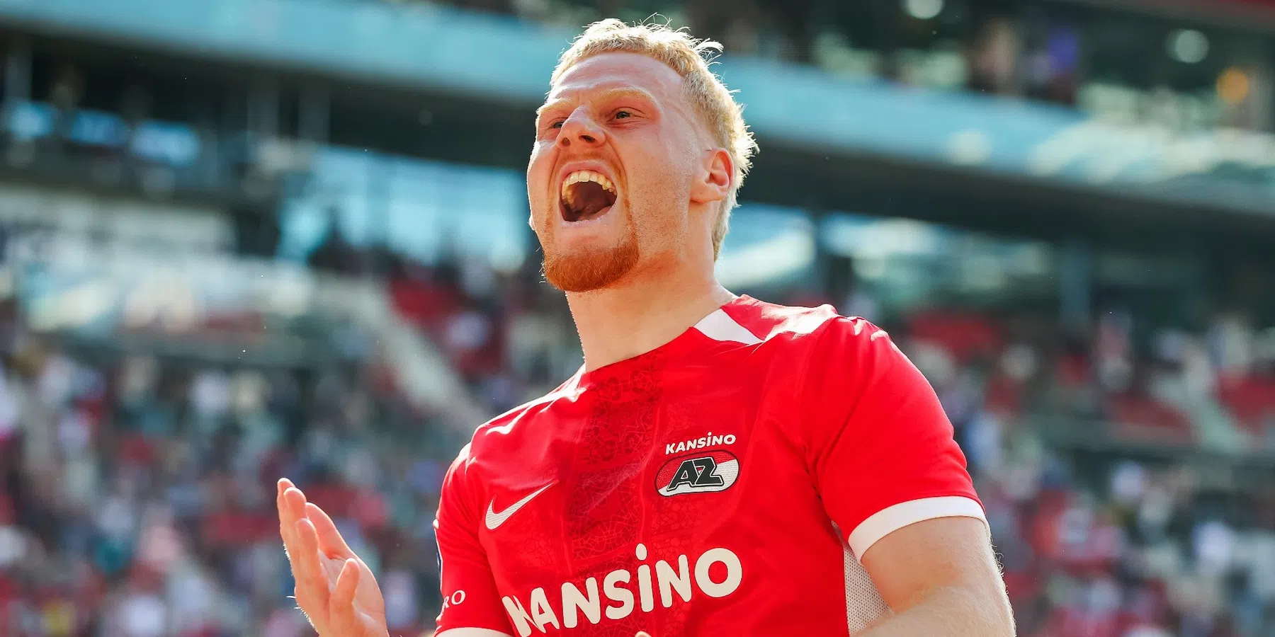 AZ blijft in spoor van FC Twente na overtuigende zege op FC Groningen