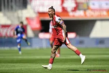 Eentje met links, eentje met rechts: welke goal van Chery was de mooiste?     