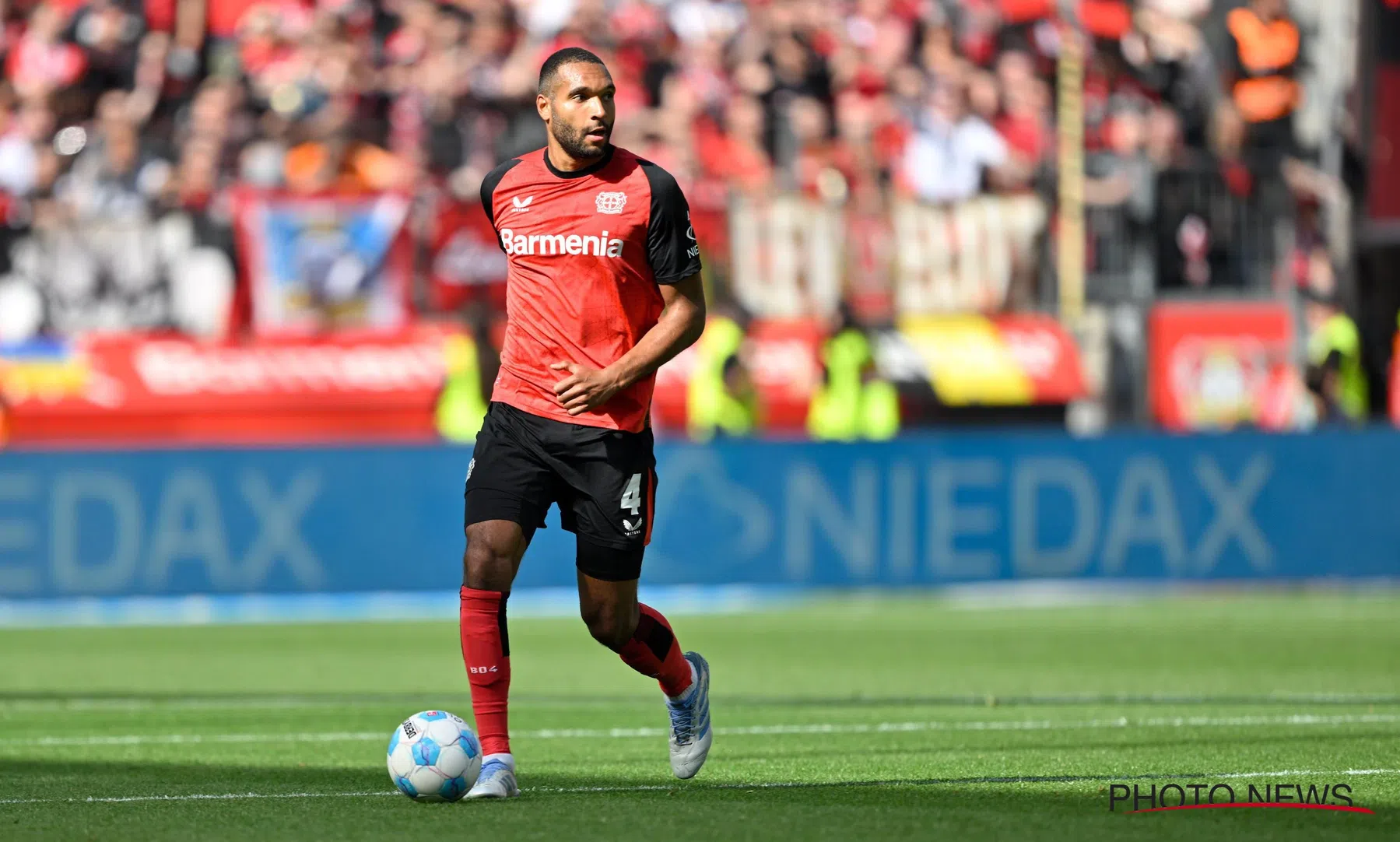 'Jonathan Tah in ver gevorderd stadium met Bayern München'