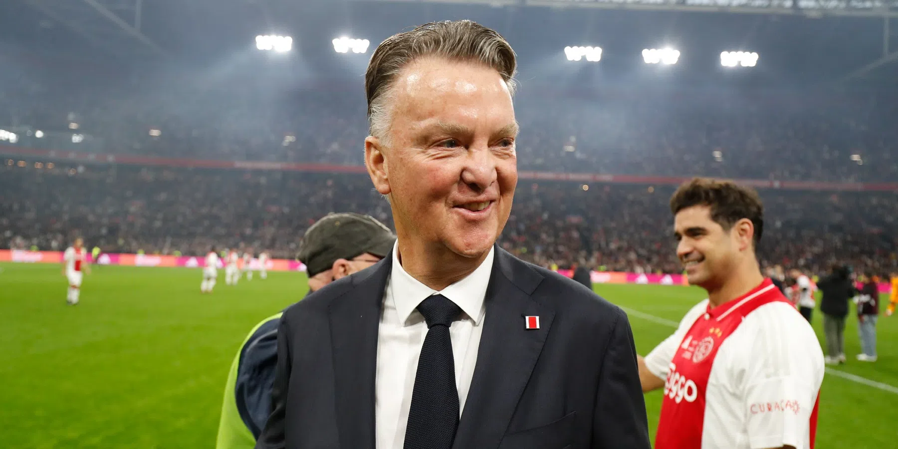 Louis van Gaal sluit nieuw bondscoachschap niet uit