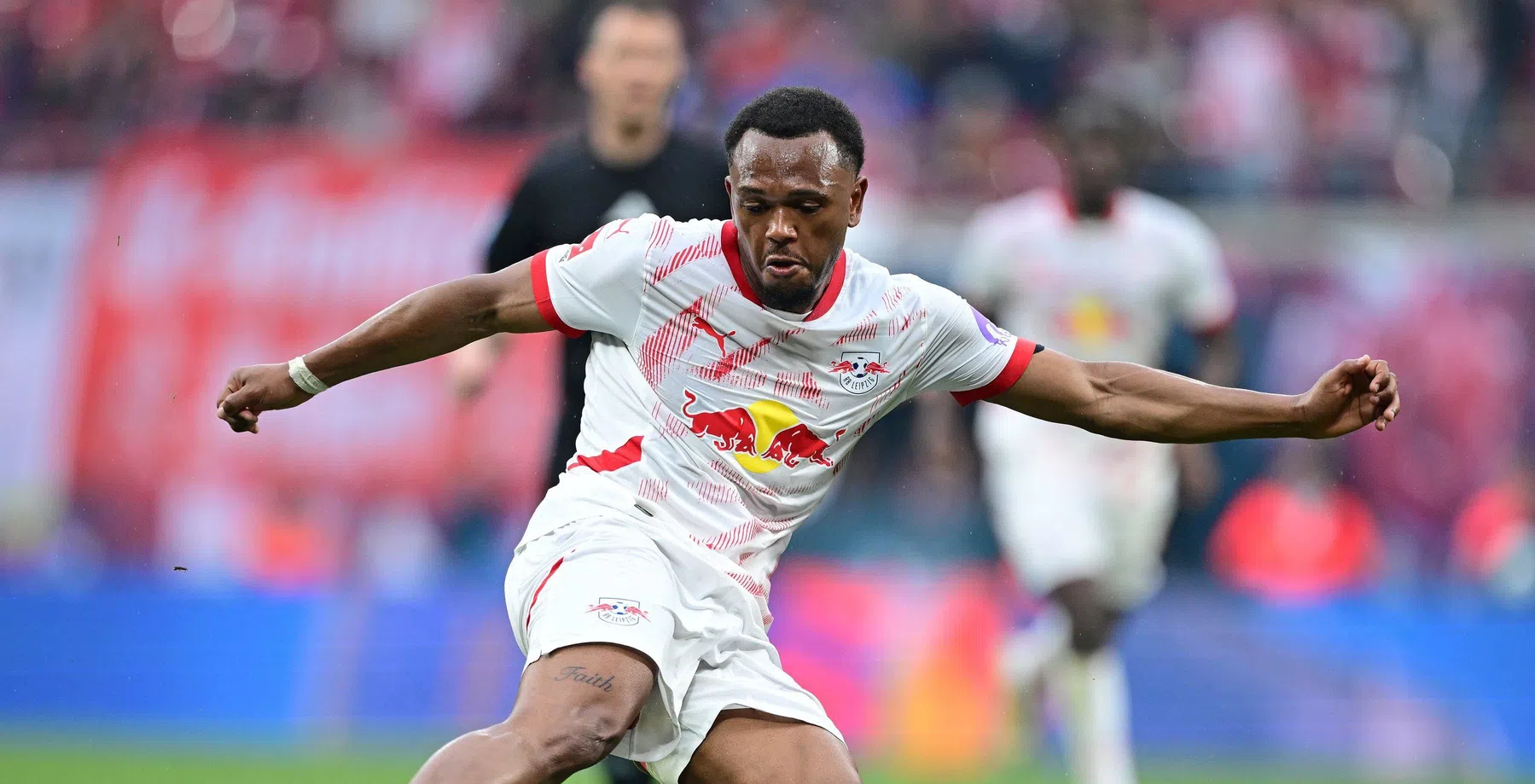 'Juventus denkt aan Openda, Leipzig wil 70 miljoen euro'