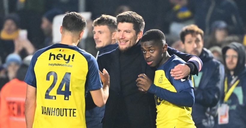 Noah Sadiki en Sebastien Pocognoli van Union SG over RSCA-Club Brugge