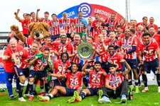 Thumbnail for article: 'PSV veruit de beste, Farioli ontroostbaar, Feyenoord wil zich mengen'