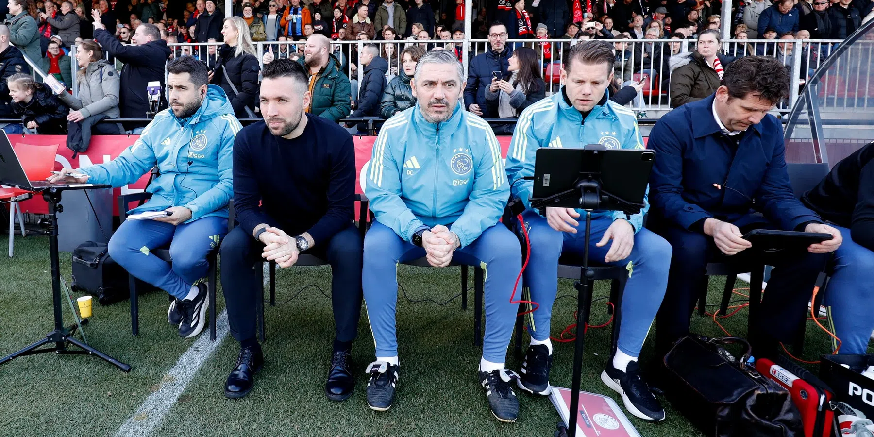 Kroes geeft duidelijkheid over assistenten die vertrekken bij Ajax