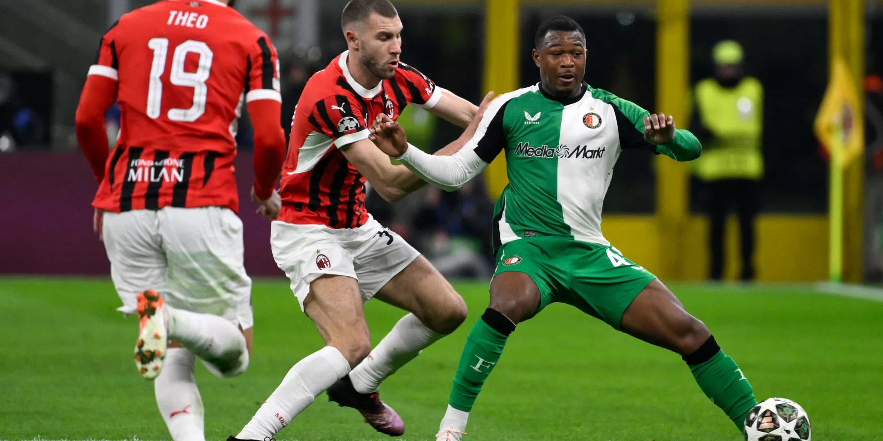 Aston Villa leidt de race voor gewilde Feyenoorder Redmond