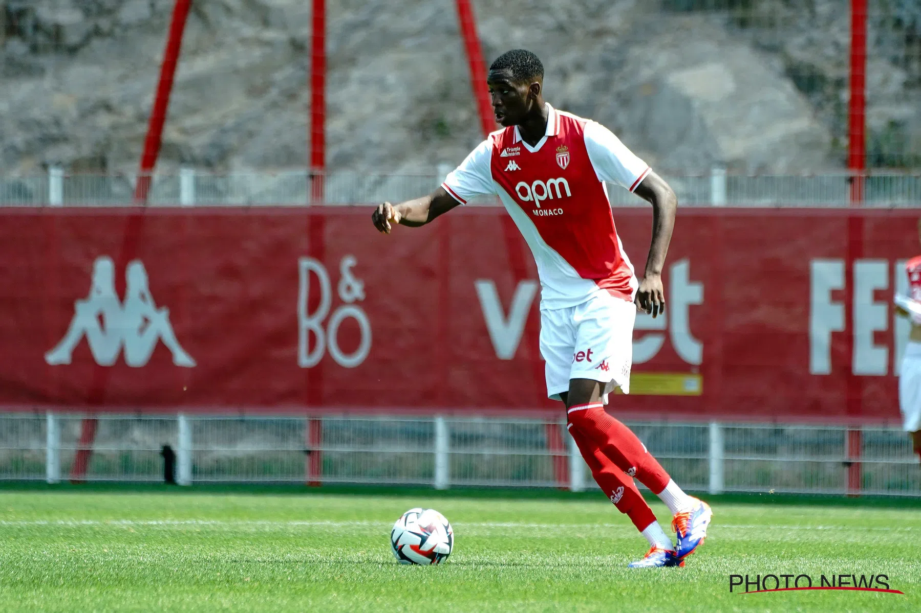 Belgische jeugdinternational Samuel Nibombé (17) krijgt hartaanval