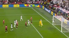Het moment van de finale: Van de Ven redt Spurs met spectaculaire actie