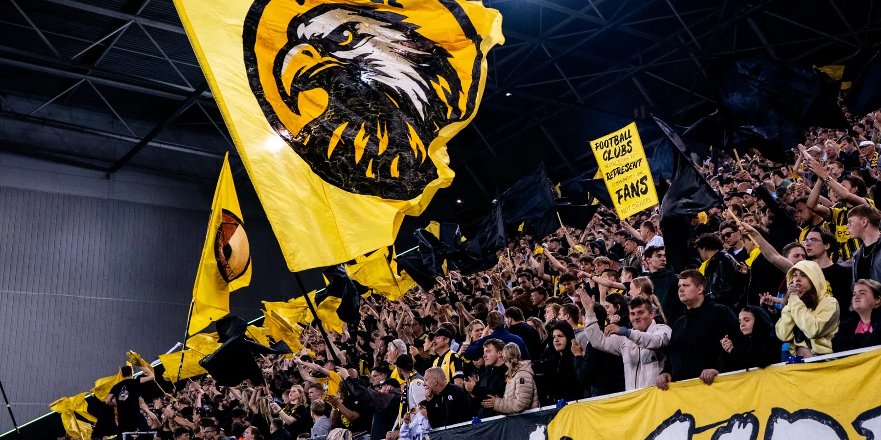 'Vitesse voldoet niet aan KNVB-regels en raakt proflicentie kwijt'