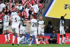 Thumbnail for article: Sunderland dompelt Sheffield in rouw en keert na acht jaar terug in Premier League