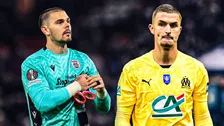 Thumbnail for article: 'Ajax overweegt meer opties dan Roefs: ook ex-spelers op Amsterdamse radar'